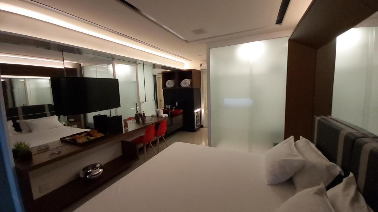 Love hotel Parati *